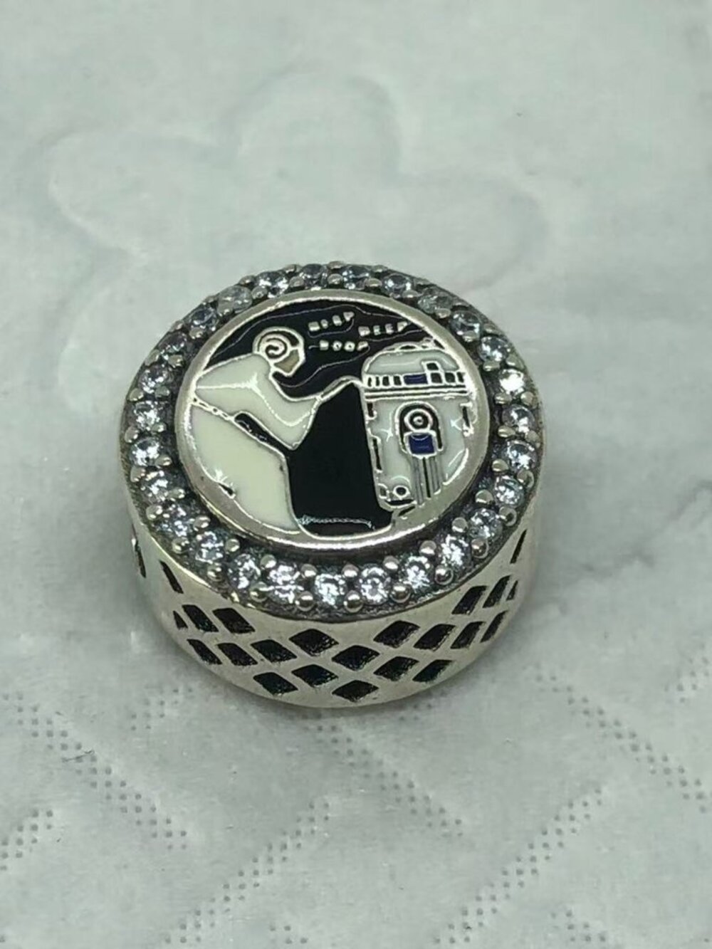 ✨ ✨PANDORA Night 2025-Princess Leia Charm s925 Sterling silver - Picture 4 of 4